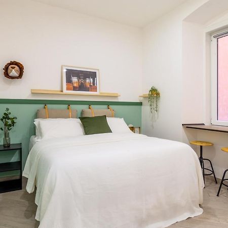 Lovely And Tiny Pied-A-Terre In The City Center Trieste Exterior photo